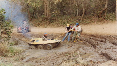 SixWheelerInMudpit1987